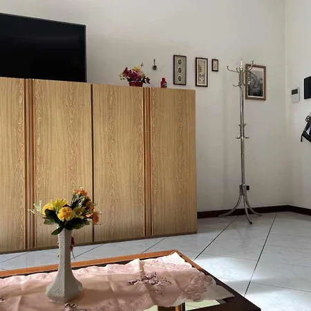 Trilocale Con Giardino Niguarda Appartement